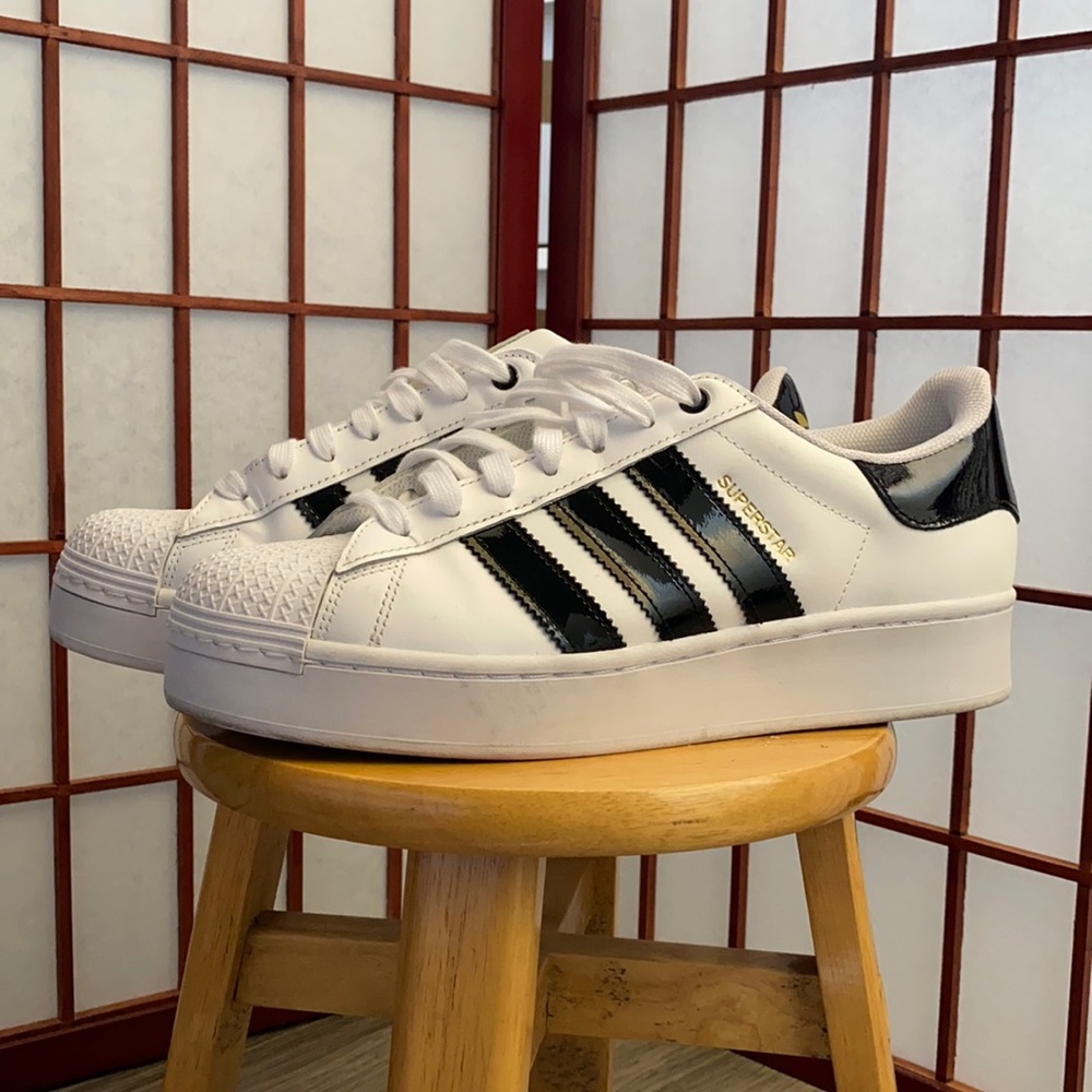 ADIDAS Superstars